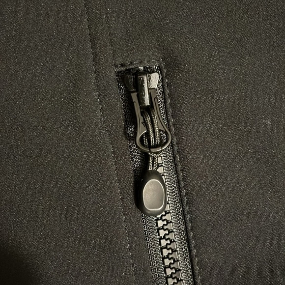 UW Women’s Zip Jacket, Medium - Picture 8 of 11